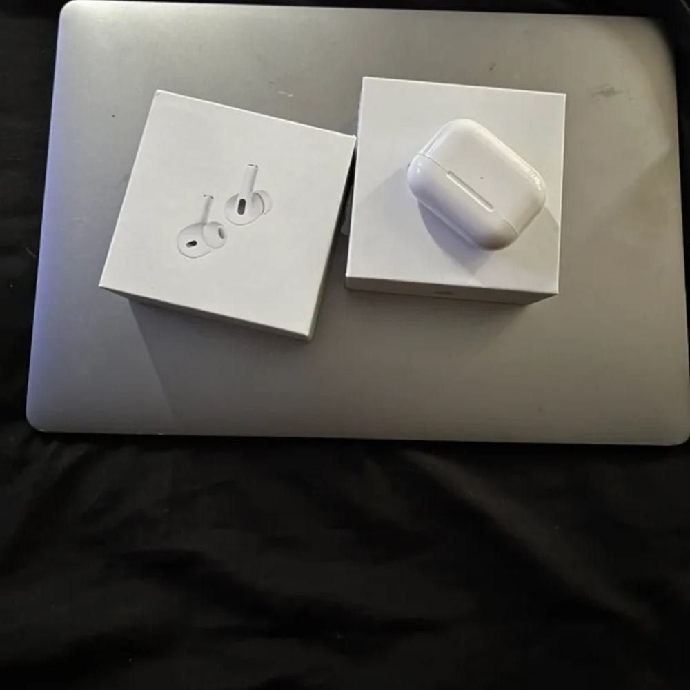 Wireless Earbuds with Charging Case - White